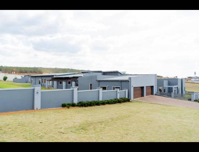 8 BEDROOM HOUSE FOR SALE IN MOOIKLOOF